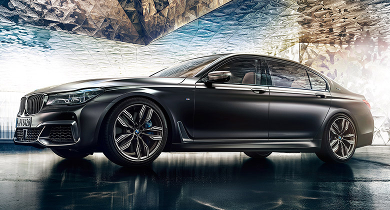 宝马汽车（BMW）为高端豪华车发布扁平化新LOGO