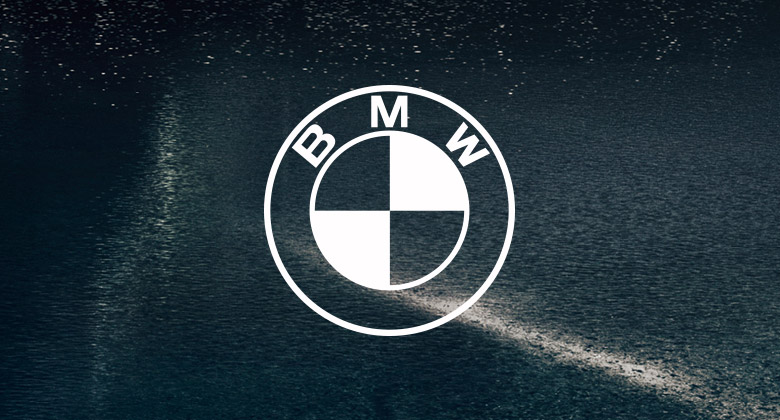 宝马汽车（BMW）为高端豪华车发布扁平化新LOGO